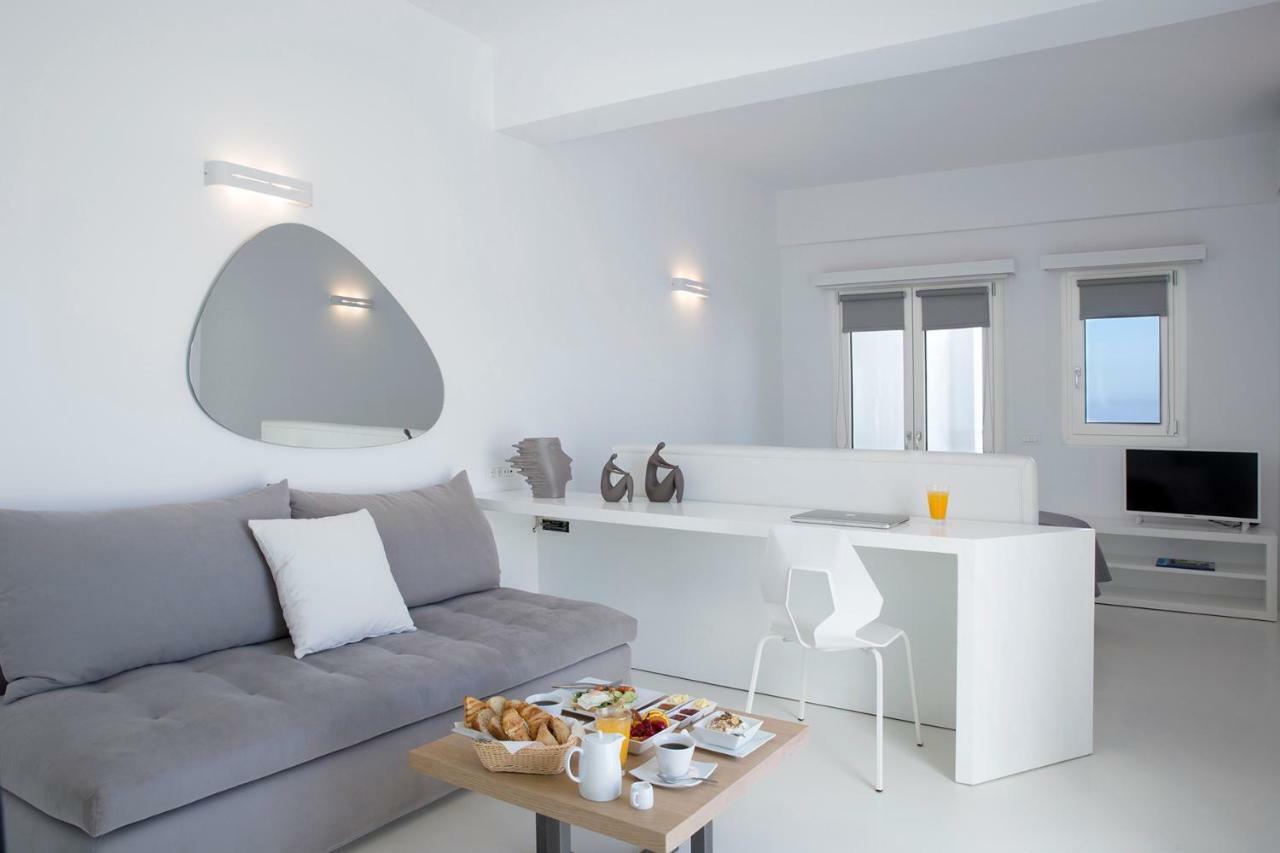 May Seven Suites - Adults Only Megalochori  Extérieur photo