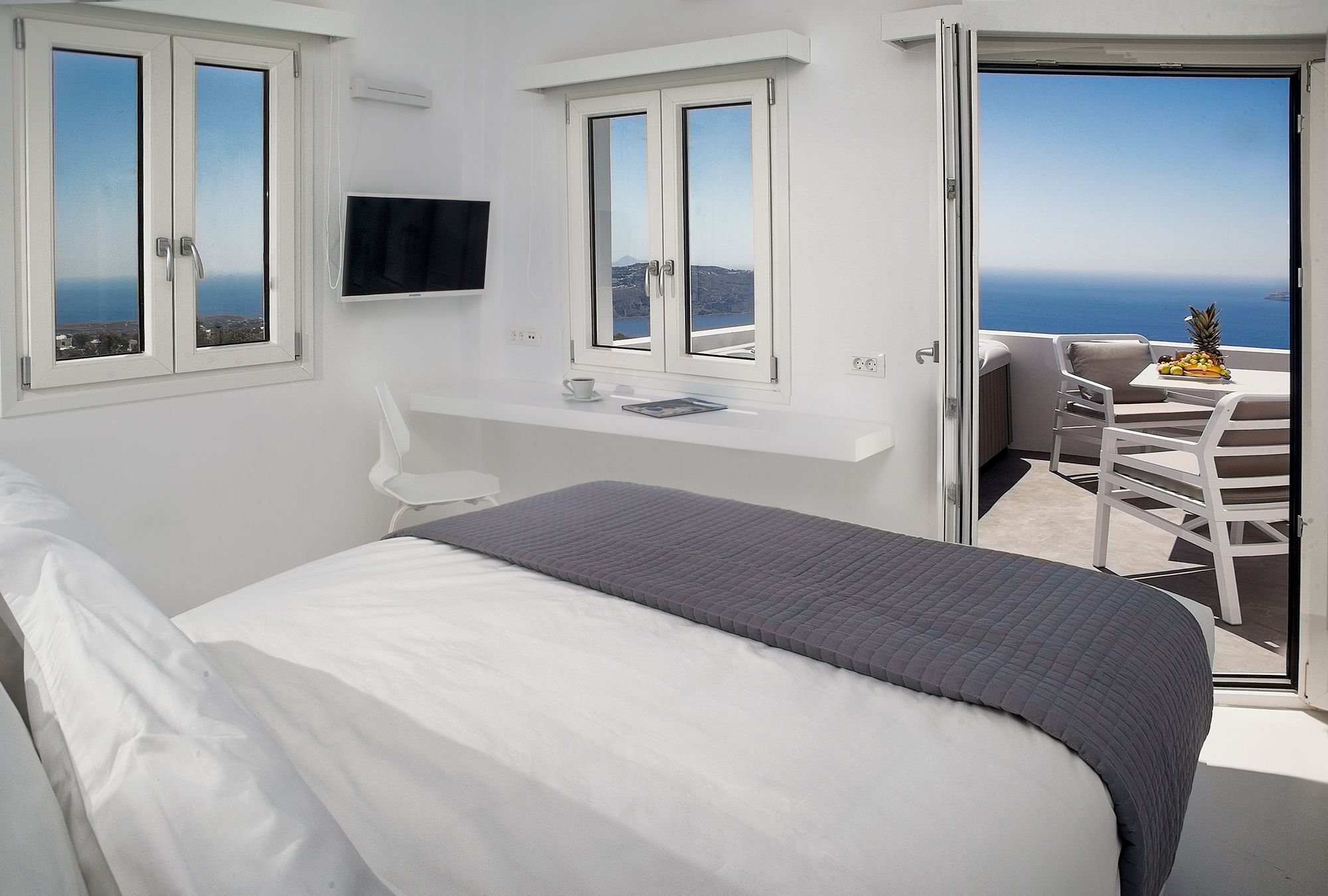 May Seven Suites - Adults Only Megalochori  Extérieur photo