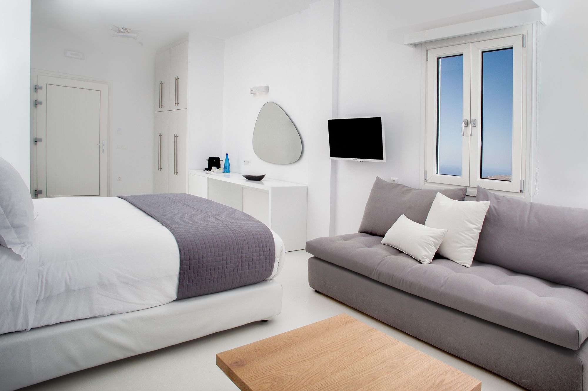 May Seven Suites - Adults Only Megalochori  Extérieur photo